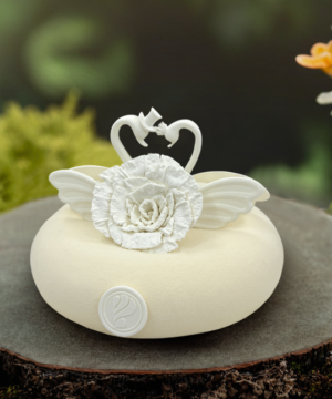 Bánh Entremet Swan Berry Vanilla White ( Đặc Biệt )