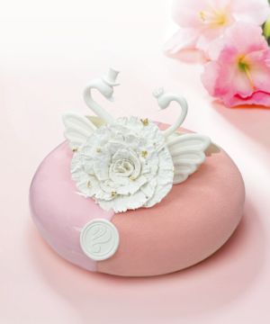 Bánh Entremet Swan Berry Vanilla Pink ( Đặc Biệt )