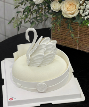 Bánh Entremet Ivory Grace White
